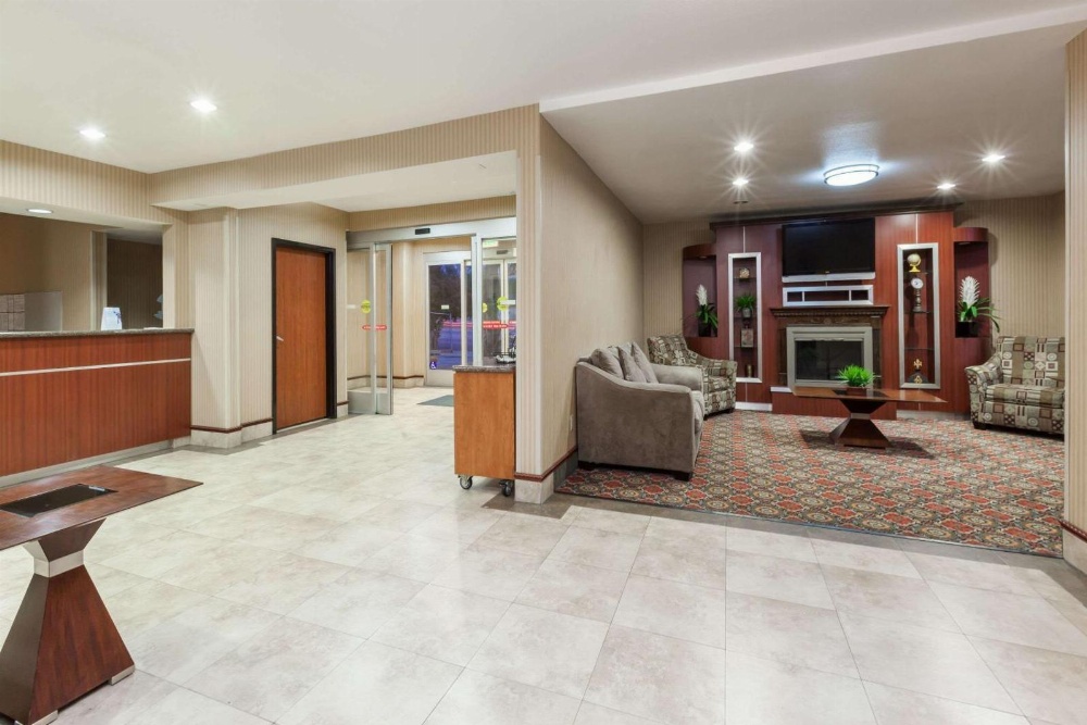 Travelodge by Wyndham Sylmar CA Main image